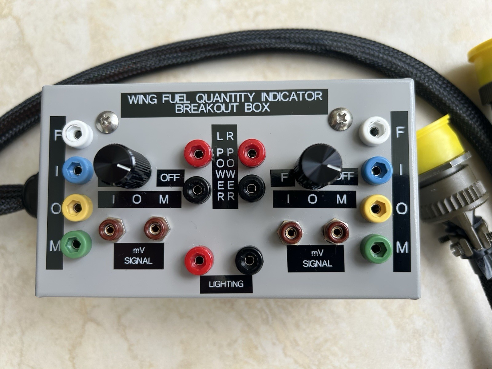 WING FUEL QUANTITY INDICATOR BREAKOUT BOX