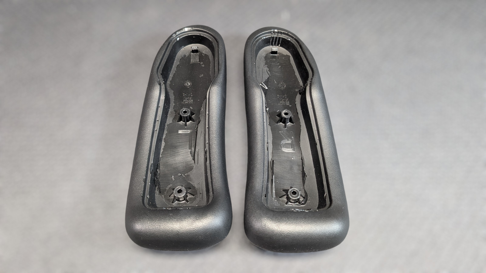 Herman Miller Classic Original Replacement Pair (L+R+Screw) Aeron Vinyl Arm Pad