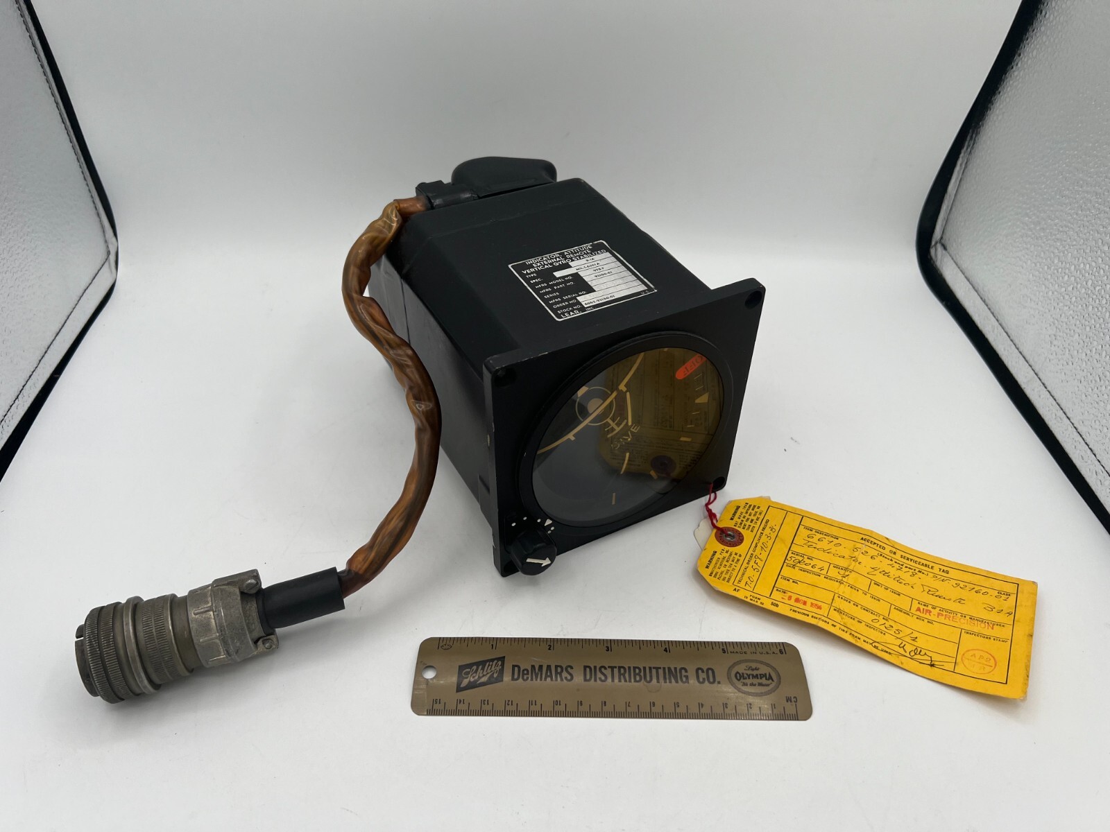 AIRCRAFT INSTRUMENT USAF LEAR TYPE B-1A SERIES N INDICATOR ATTITUDE GYRO 5 INCH