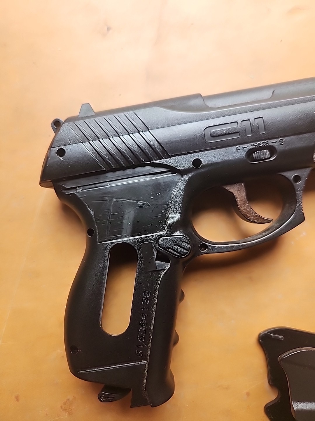 Crosman C11 Semi-Automatic CO2 BB Air Pistol
