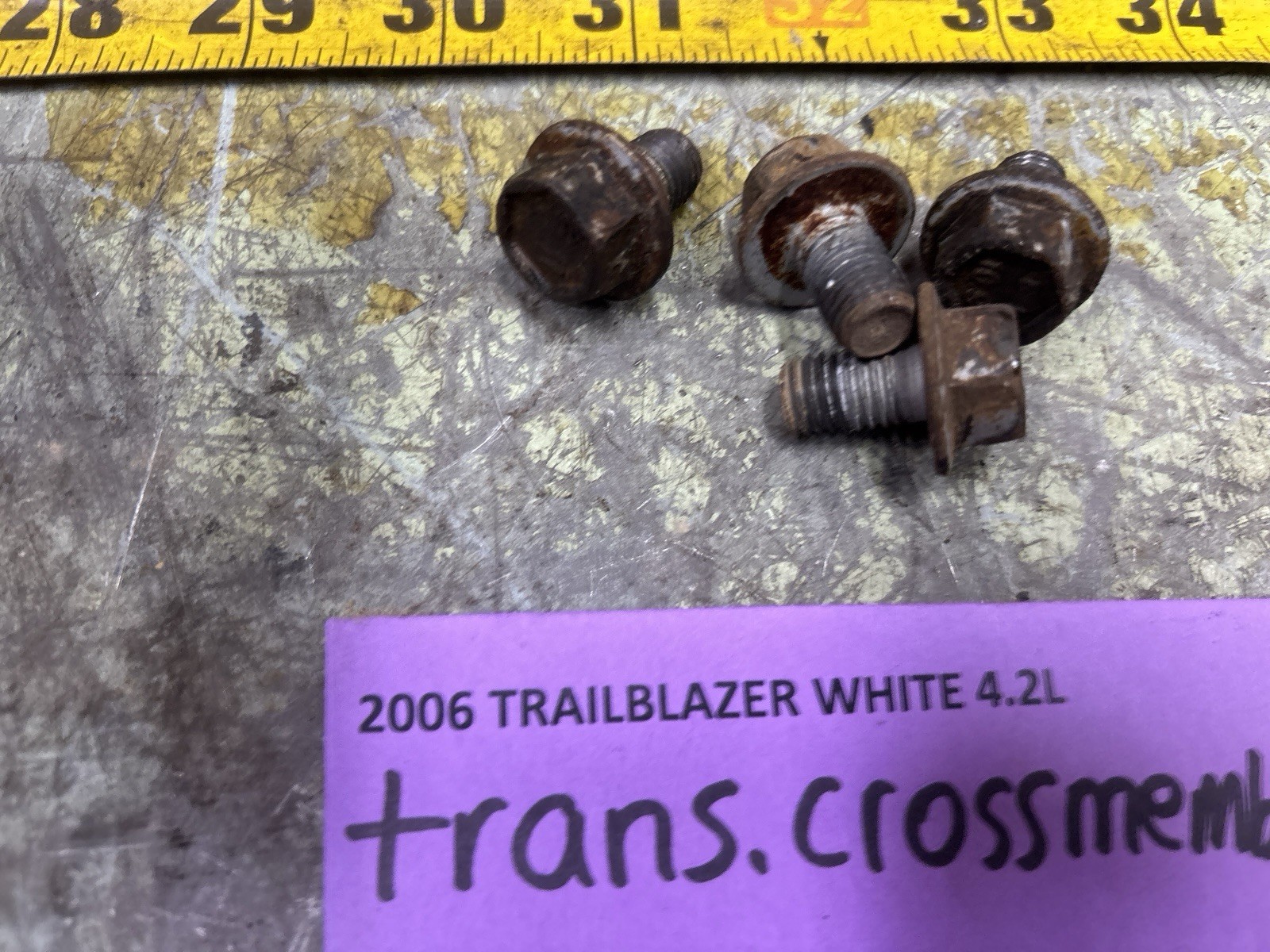 02-09 Trailblazer Transmission Cross Member Short Bolts Set Of 4
