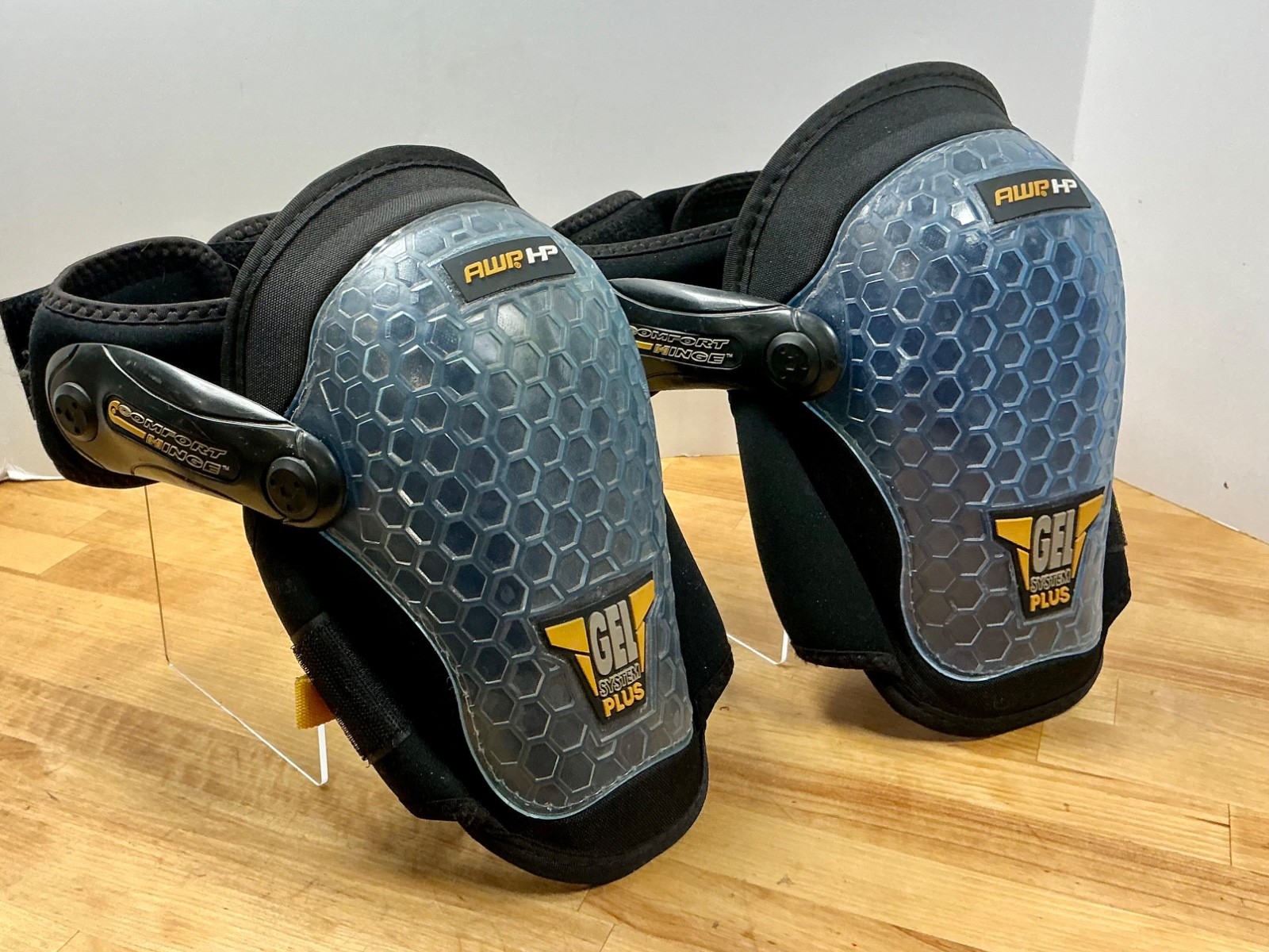 AWP HP Hinnged Gel System Plus Knee Pads