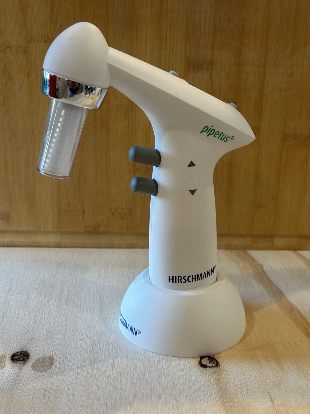Hirschmann® pipetus® rechargeable pipette controller