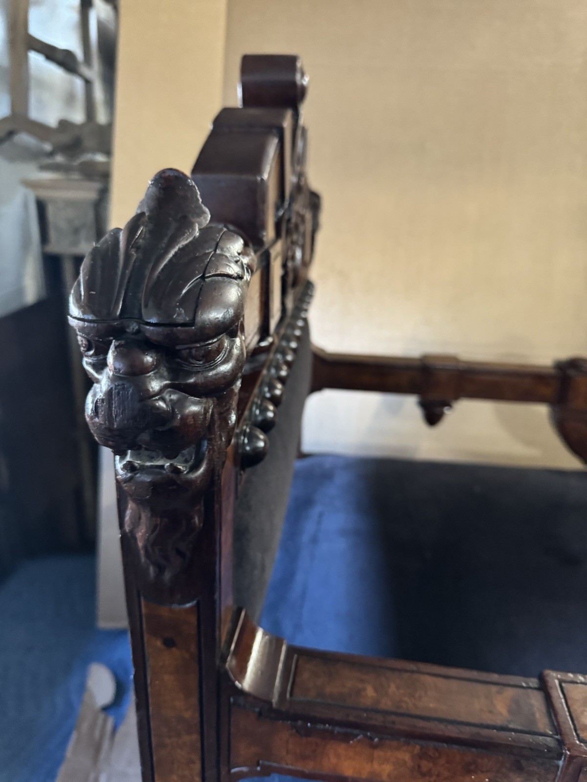 RENAISSANCE WALNUT LION HEAD ARM PHOTOGRAPHERS CHAIR
