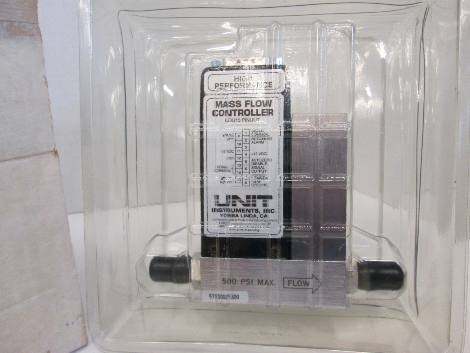 Unit UFC-1100N Mass Flow Controller, H2, 300 SCCM