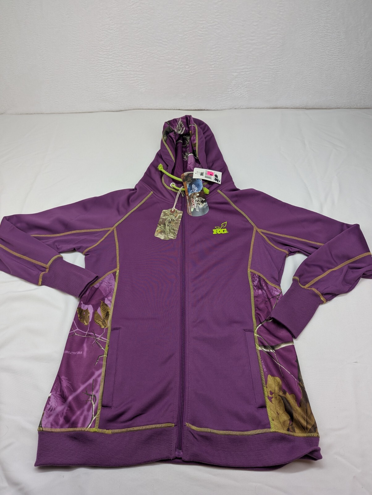 Realtree APC Hooded Sweatshirt Girls Size Large Purple /  Green Accents