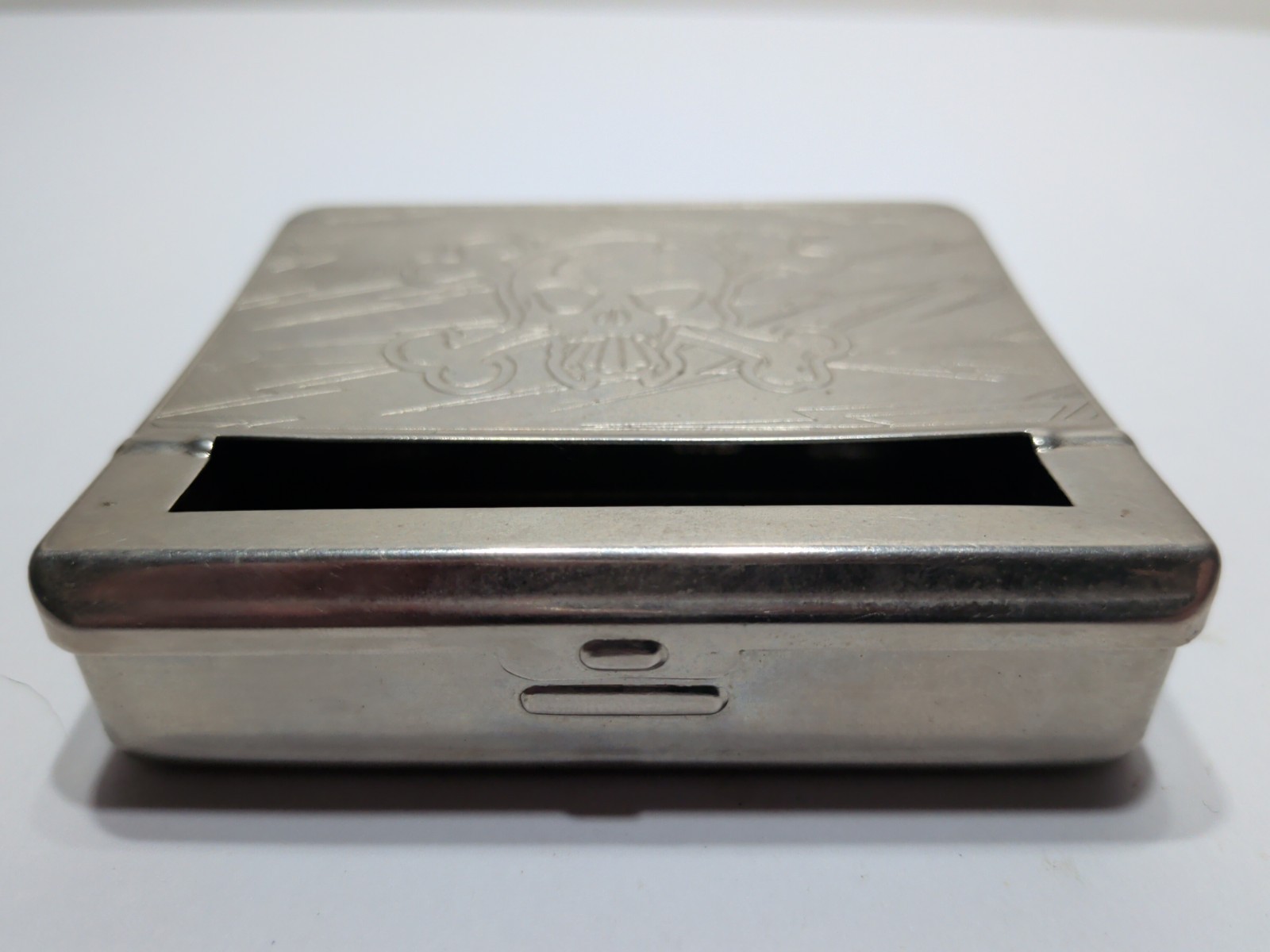 ✨USED✨Automatic Cigarette Rolling Machine Metal Box Cigarette Case SKULL etching