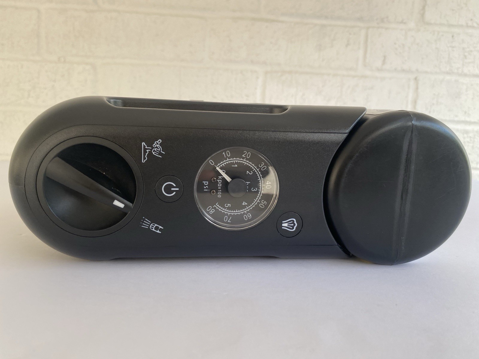 2010 2012 CADILLAC SRX SPARE TIRE ROADSIDE COMPRESSOR INFLATOR