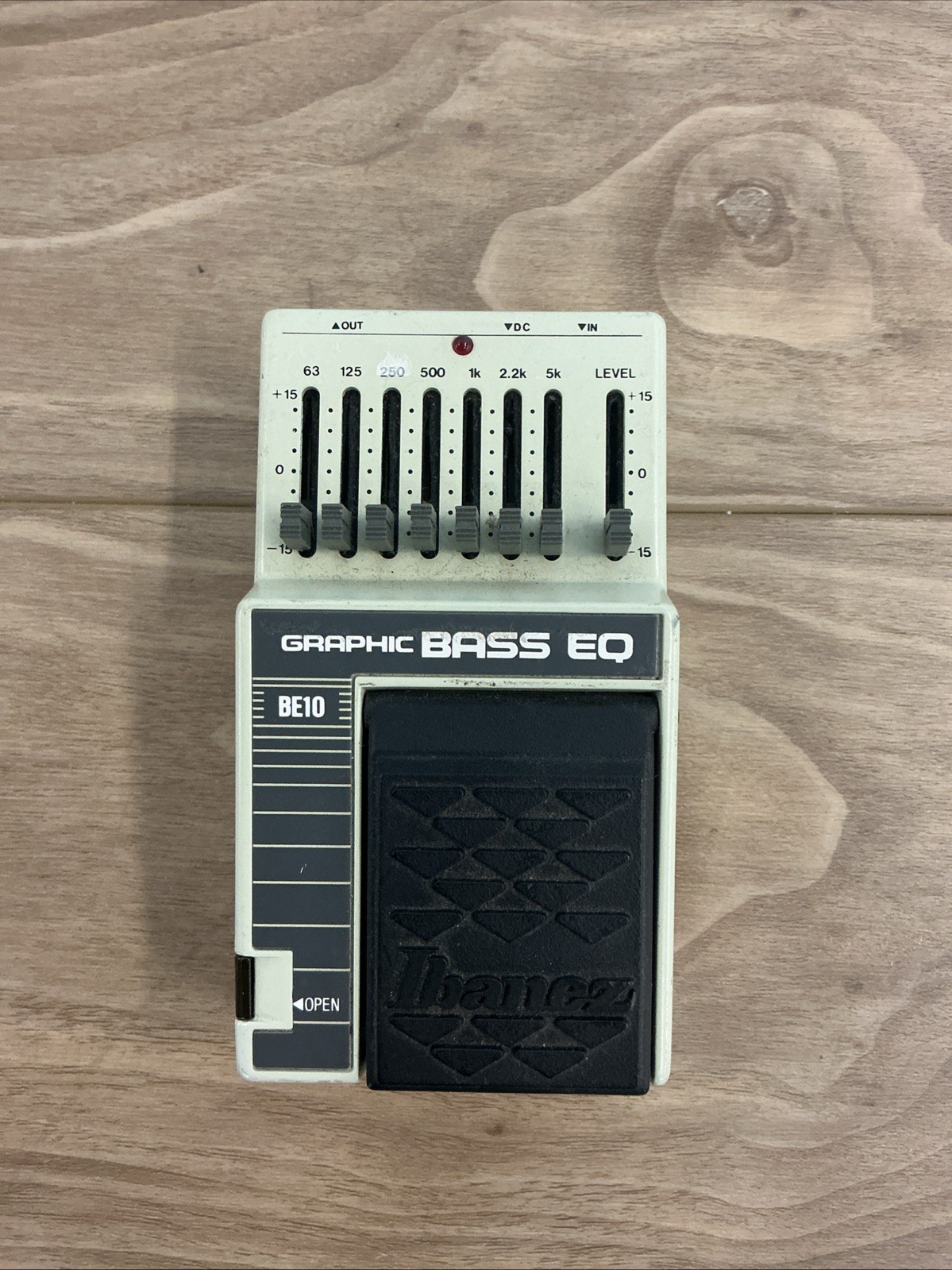 Ibanez BE10 Analog Graphic Bass EQ Equalizer Bass Guitar Effects Pedal