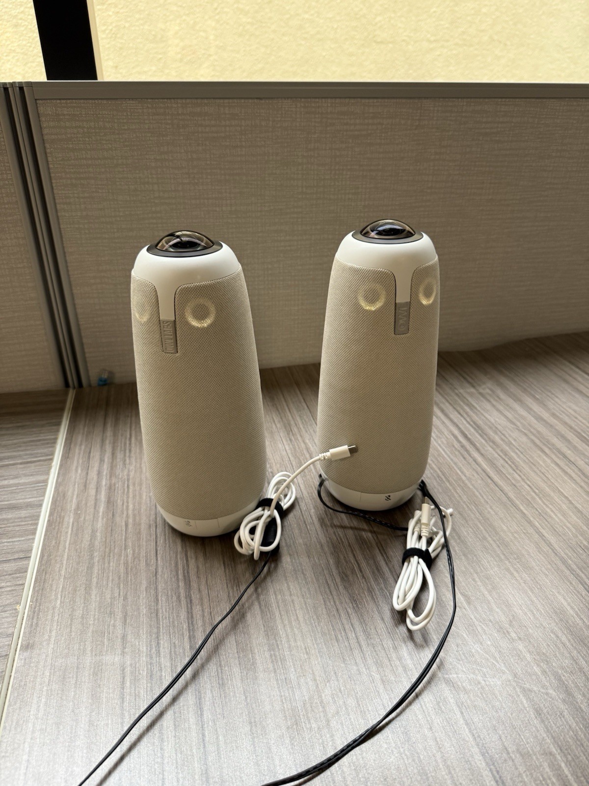 Lot of 2 - 1x Meeting Owl 3 (Model MTW300) + 1x Meeting Owl Pro (Model MTW200)