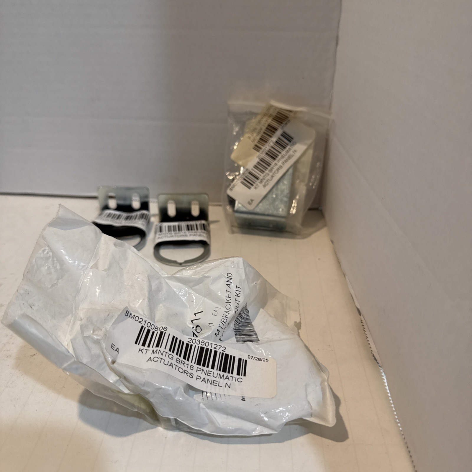 Pneumatic Actuator Mounting Kit BR16 Lot Of 4 NOS