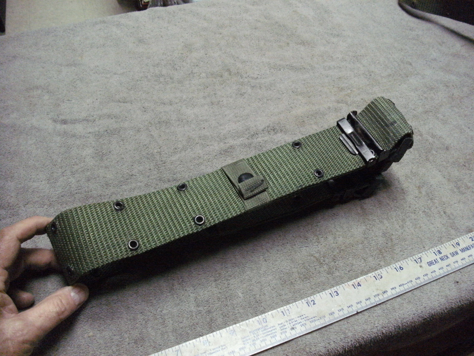 US Military Olive Green  Nylon Pistol Belt,   Size Med , Plastic Buckle, unused