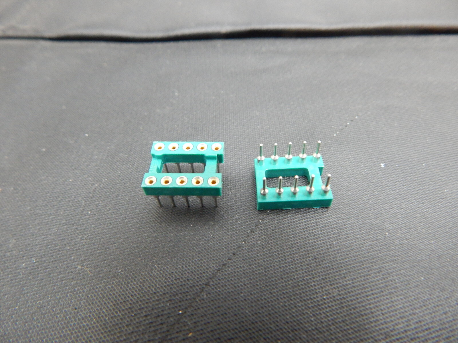 EMC 10 PIN DIP SOCKET MACHINED PIN RARE GREEN - LOT OF 2 - USA FAST SHIPPING