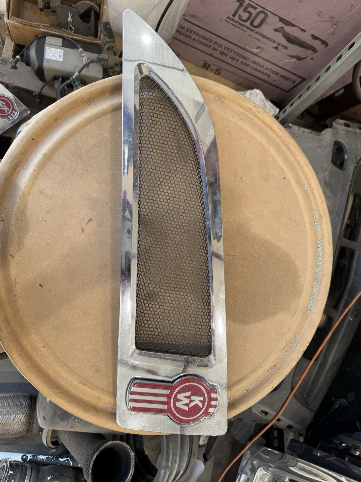 2015-2022 KENWORTH T680 HOOD VENT RH