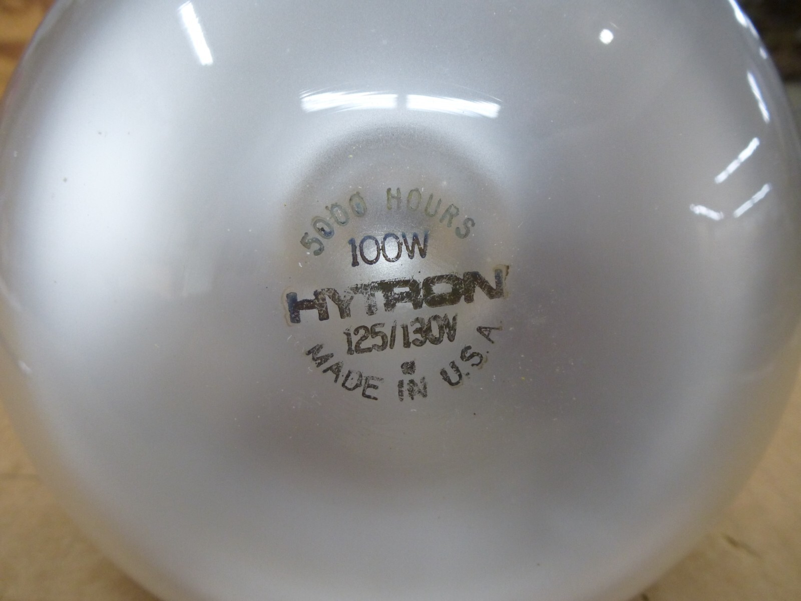 4 Pack Of Hytron 100 Watt BR40 Spot Light Bulbs Long Life USA Made
