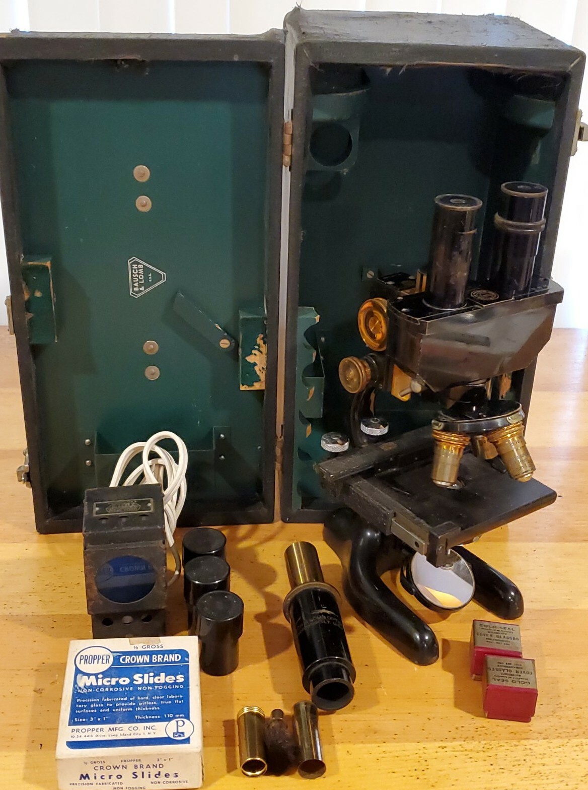 Early Bausch & Lomb Binocular Microscope Pat 1915_1925. With case + extras