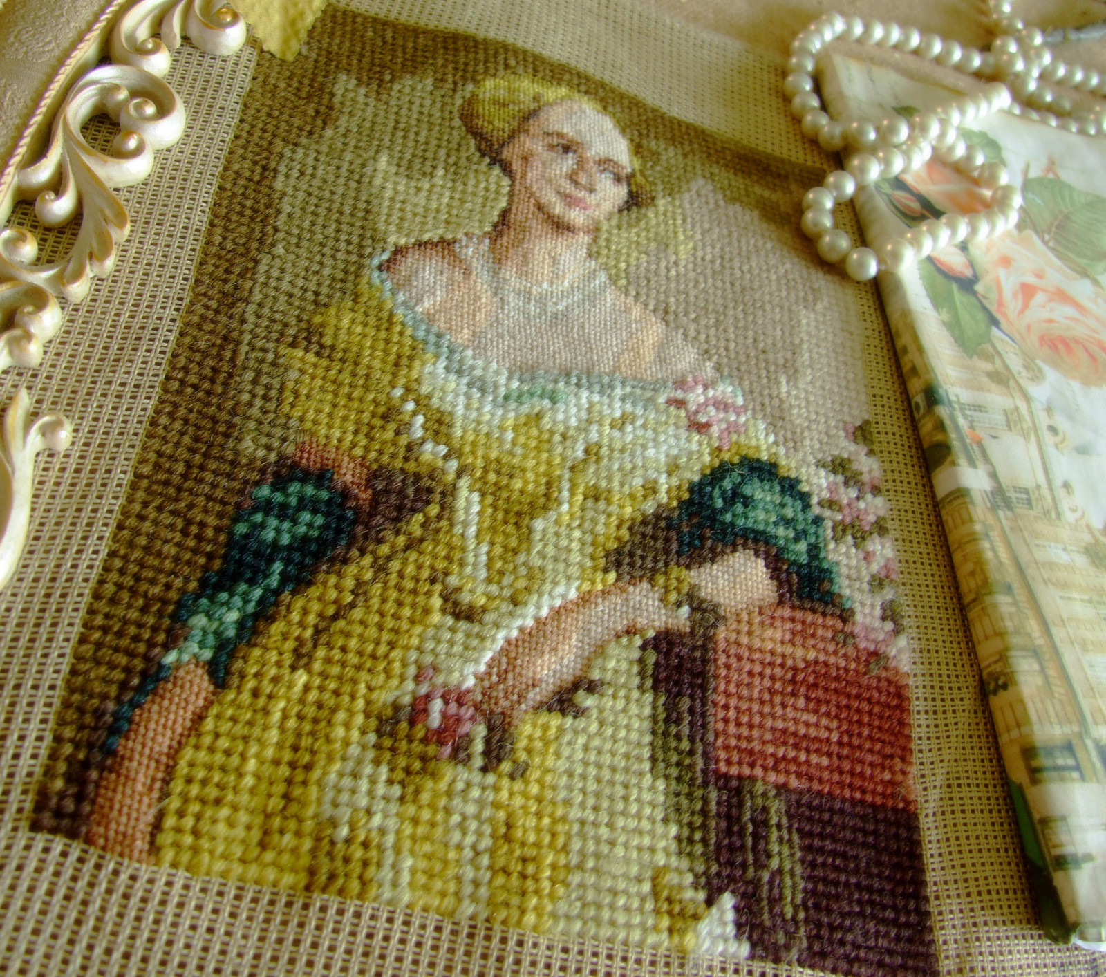 European Style Noble Elegant Beautiful Lady Completed Needlepoint CanvasTapestry