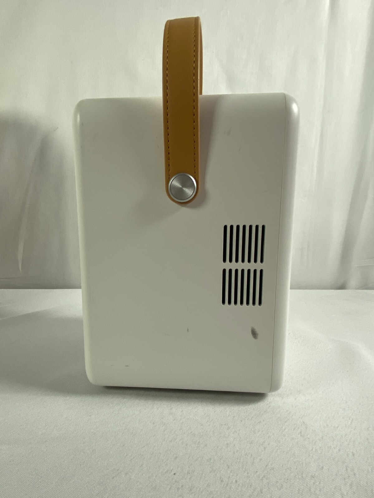 Toptro B1 White Portable HDMI Standard Battery Video Projector