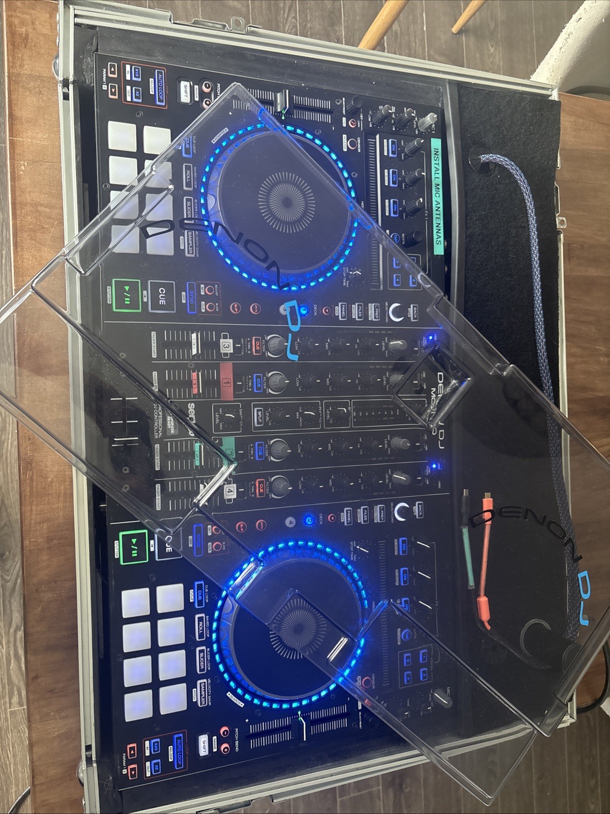 Denon MC7000 4-Channel DJ Controller Digital Mixer Dual USB PRO X FLIGHT Case