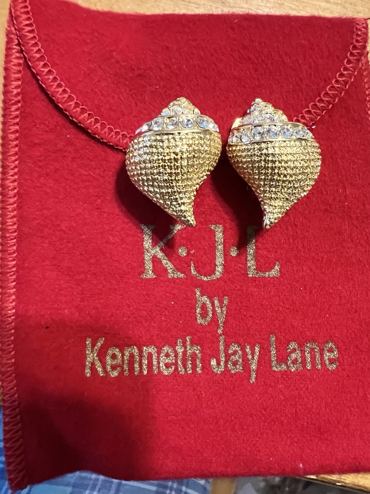 KJL Kenneth Jay Lane Gold Tone Sea Shell Rhinestones Clip On Earrings #56