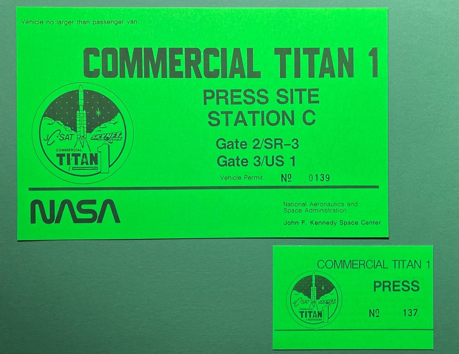 COMMERCIAL TITAN 1 NEON GREEN PRESS SITE VEHICLE PASS PERMIT & PRESS BADGE