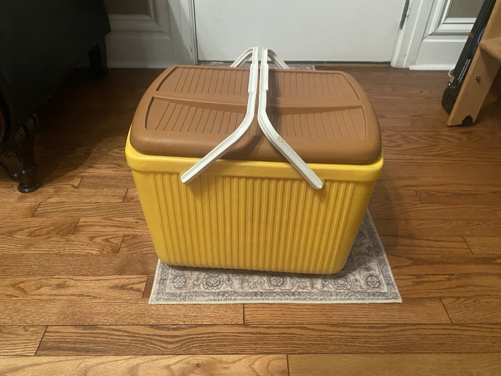 Vintage 1970s Picnic Cooler Basket Yellow Brown Insulated Retro Camping IceChest