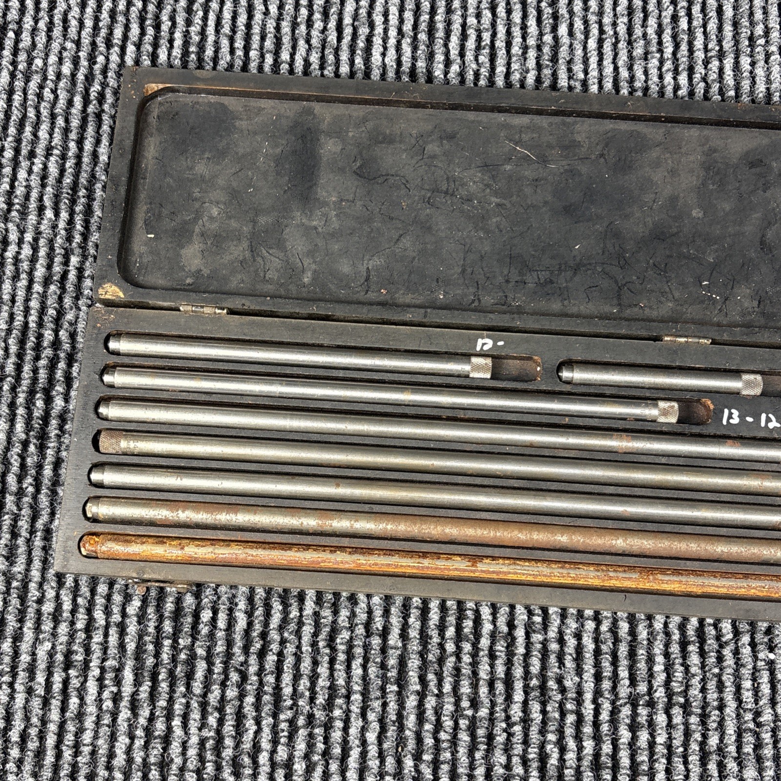 CLEAN Starrett Inside Micrometer Model 823E Range 1-18" Machinist Tools w/ Case