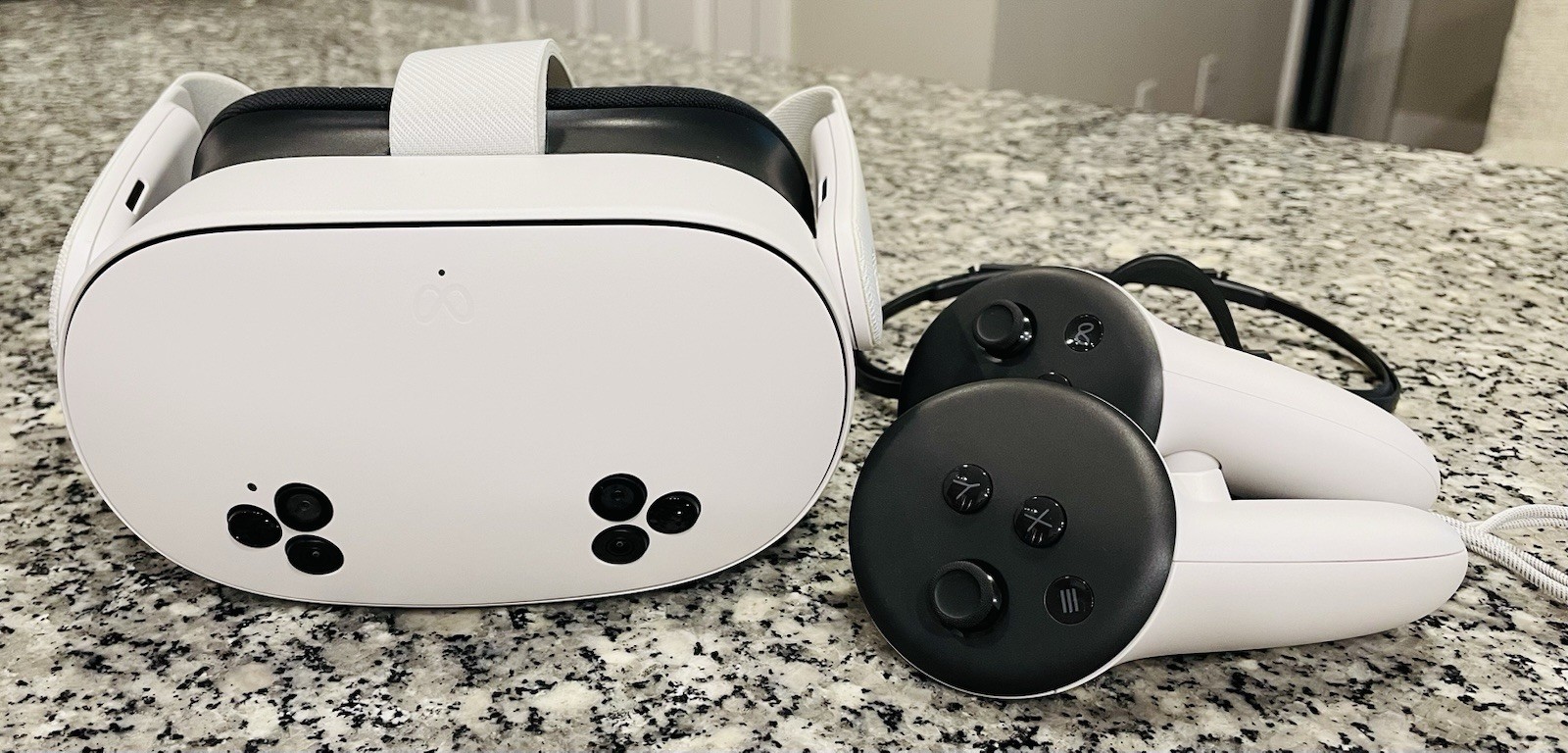 Meta Quest 3S 128GB VR Headset - Batman: Arkham Shadow Included
