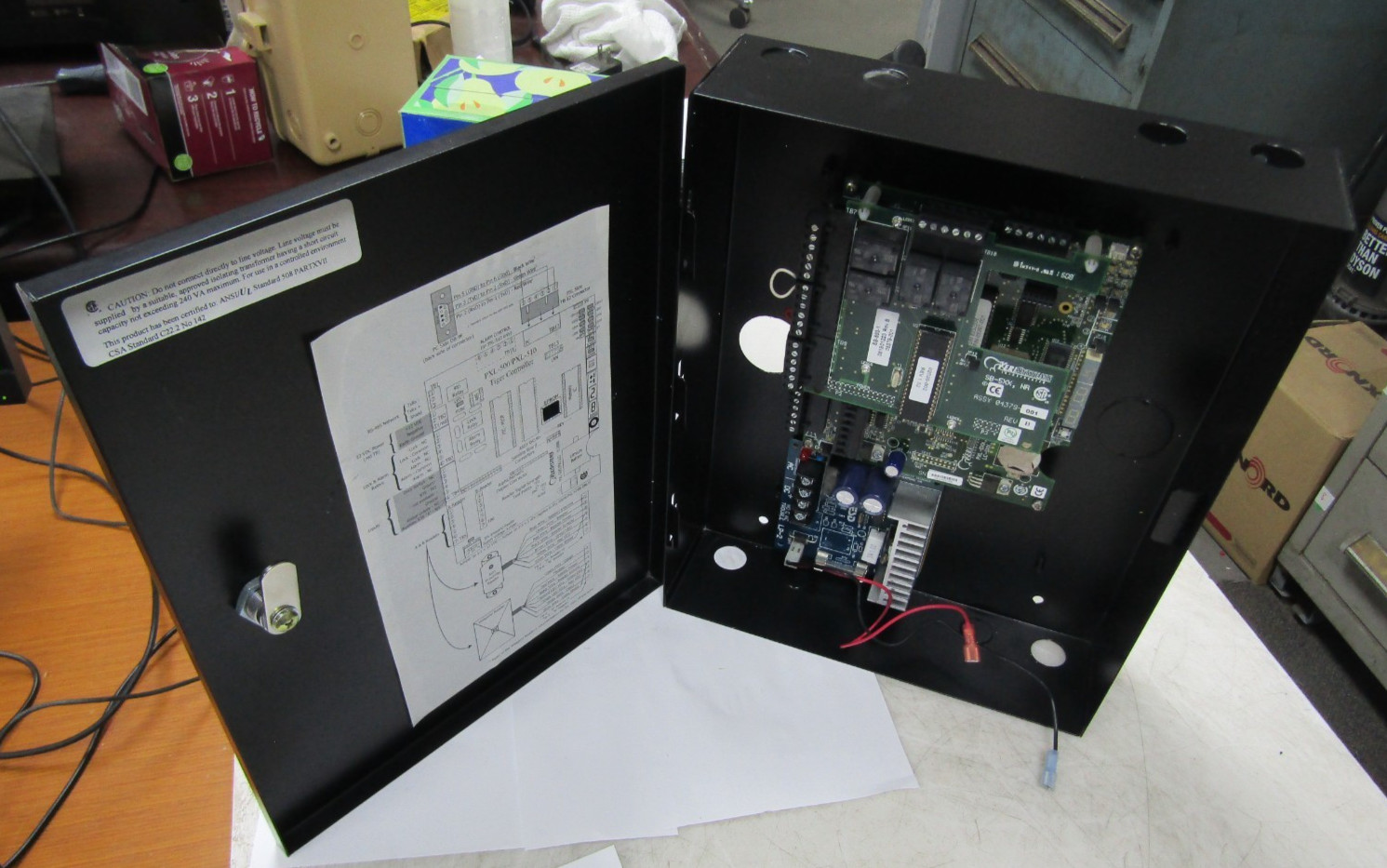 🙌 KERI SYSTEMS TIGER CONTROLLER ENCLOSURE W/POWER DIST. BOARDPXL-500/PXL-510