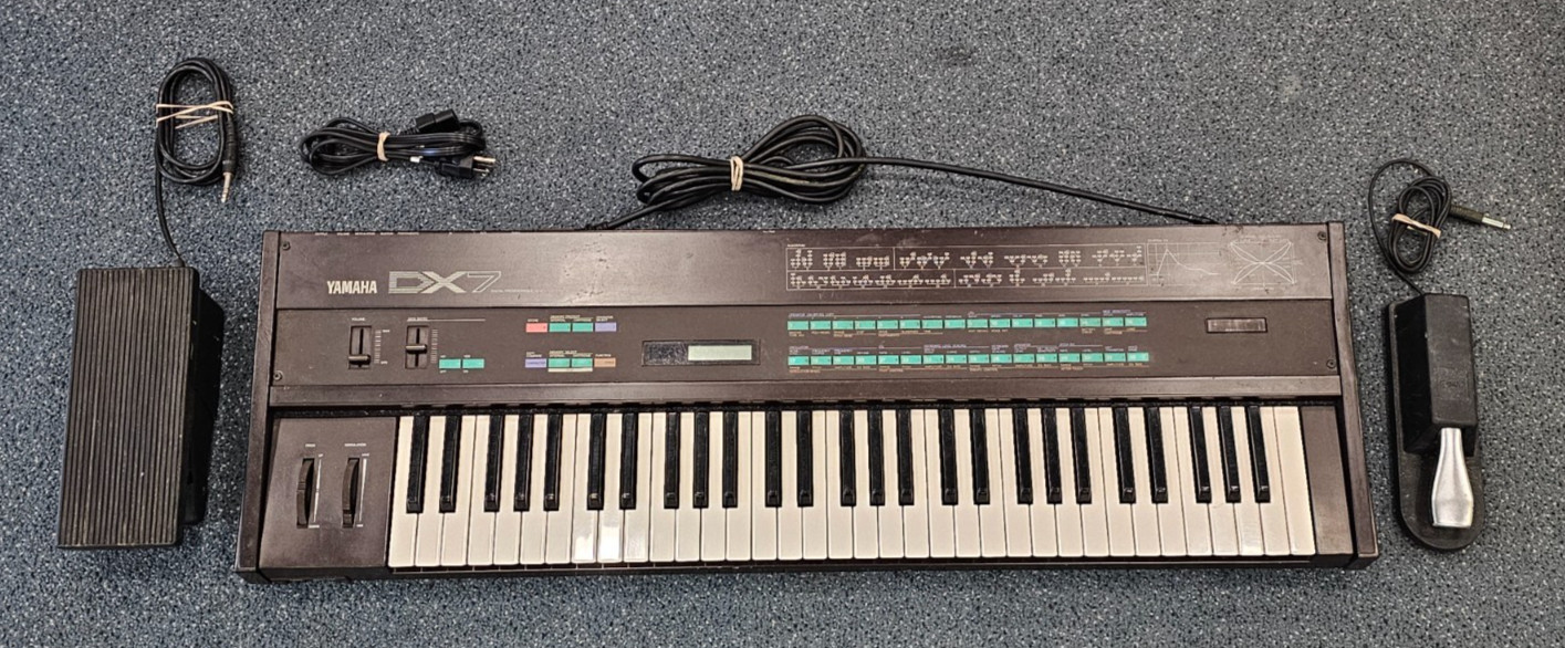 Yamaha DX7 Classic 80's Digital FM Polyphonic Synthesiser Made in Japan