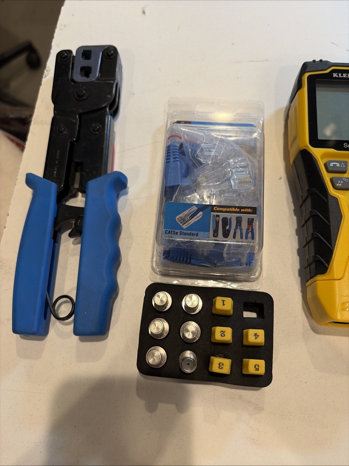 Klein Tools VDV501-851 Scout Pro 3 Cable Tester Kit
