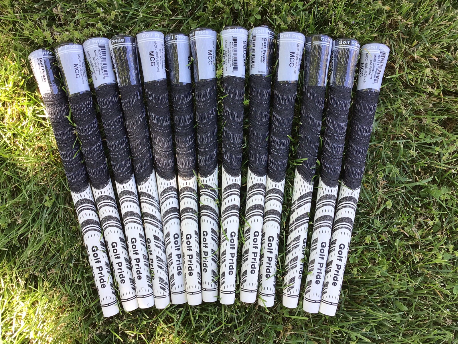 SET OF 13 Golf Pride Standard Decade Multi-Compound Grip - White/Black