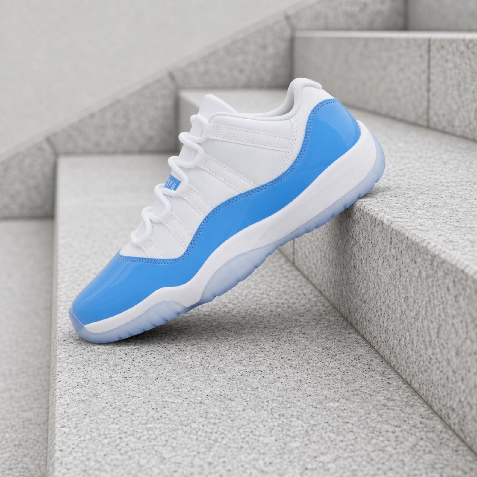 Nike Air Jordan 11 Retro Low University Blue (2026) FV5121-100 GS New