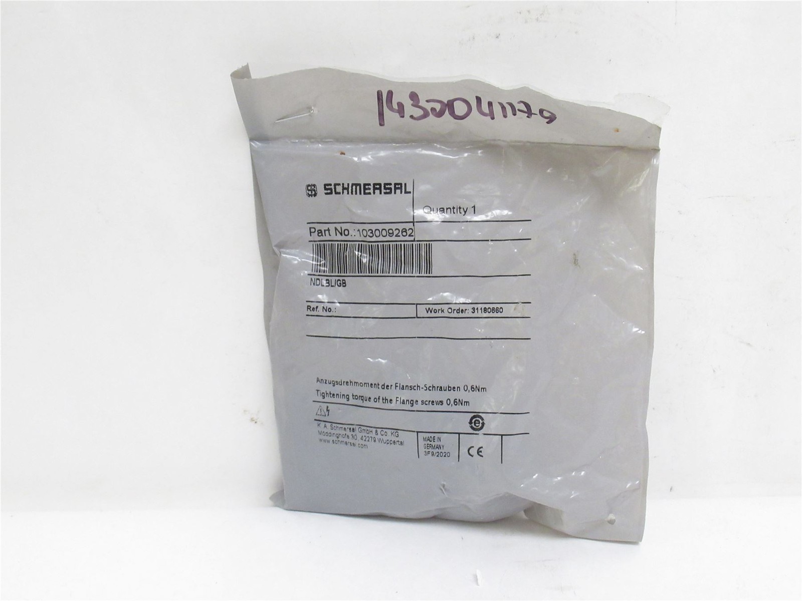 235245 New-No Box; Schmersal 103009262 Embeddable Button NDLBL/GB