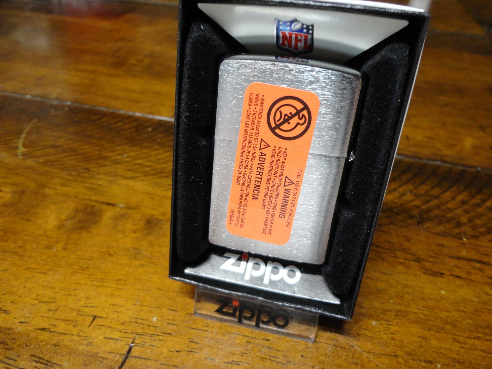 BUFFALO BILLS NFL ZIPPO LIGHTER MINT IN BOX 2010