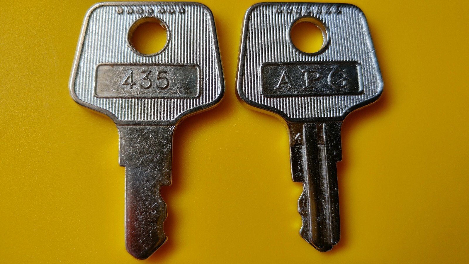 APG Vasario 435 Cash Drawer Key Pair Fits Square, Revel, Toast, HP, NCR & More