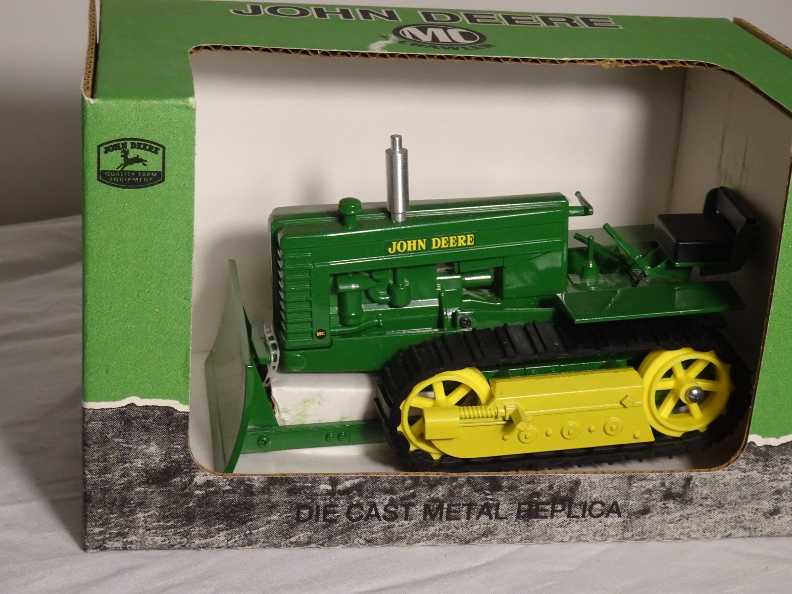 1/16 John Deere MC Green Crawler With Blade, Rubber Tracks
