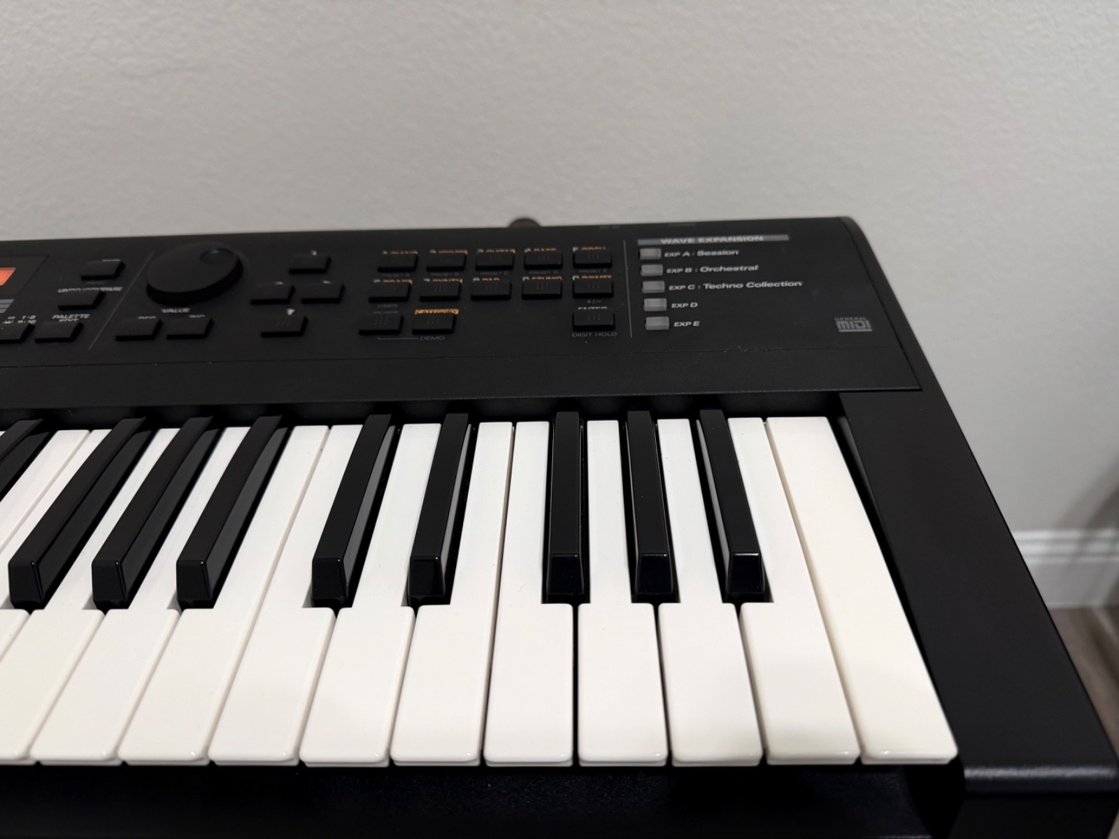 Roland XP-30 keyboard
