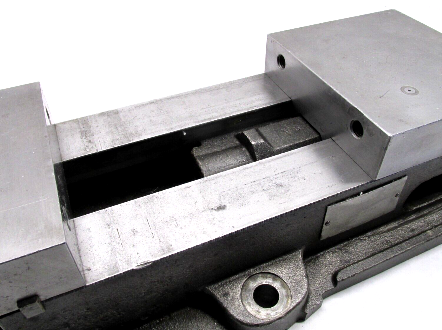KURT ANGLOCK 6" MILLING MACHINE VISE - #D60