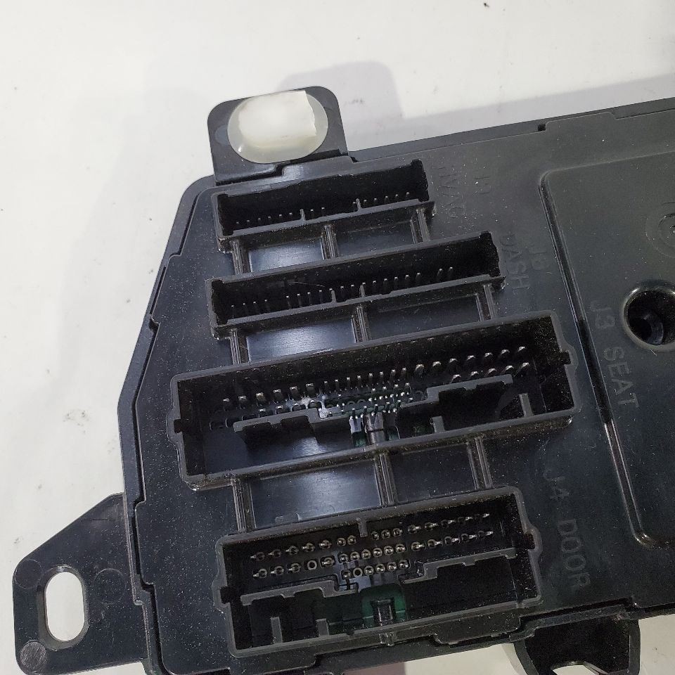 2020 Tesla Model 3 OEM Front Right Low Voltage BCM Control Module 1100340