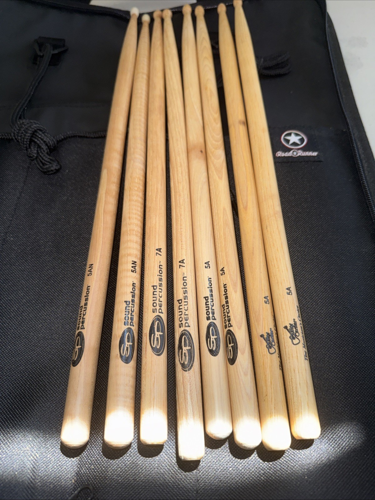 Road Runner Drum Sticks RRS-101 Bag With 4 Pairs Of Sticks