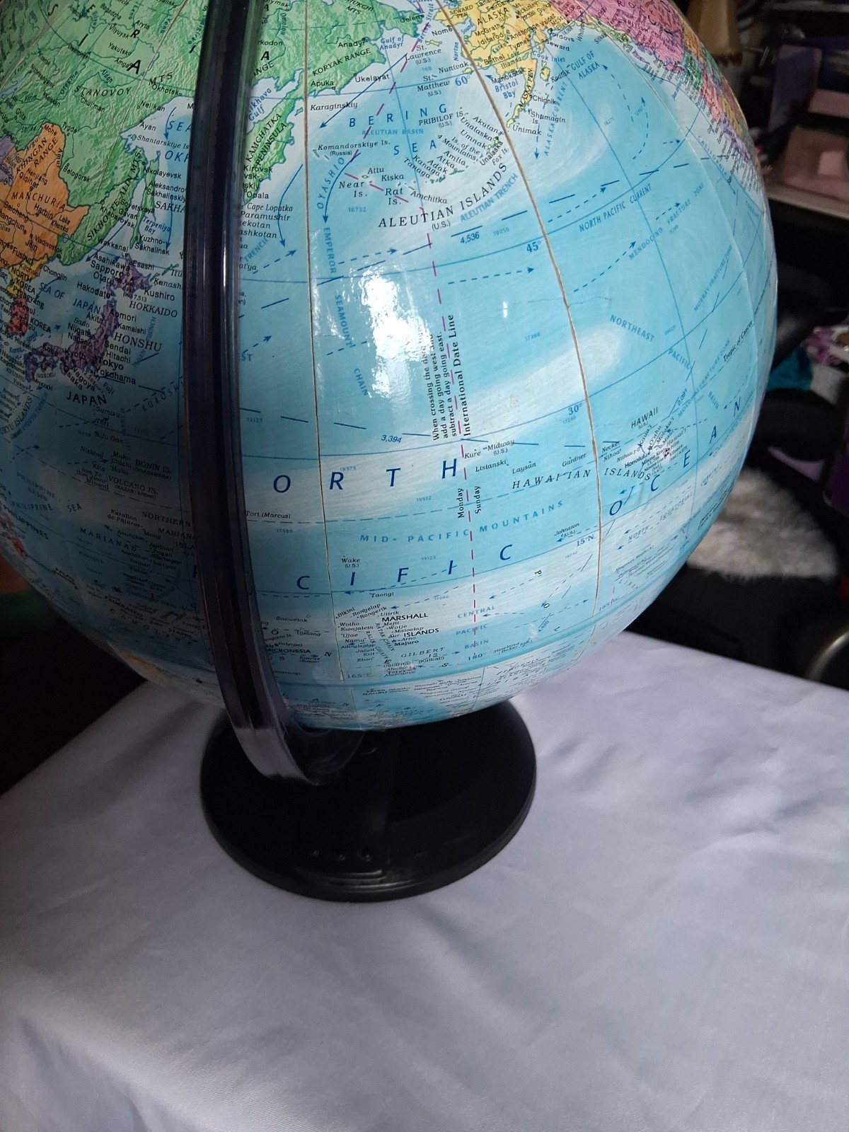 GlobeMaster 12" Tabletop Rotating Multicolor World Globe *see aging As Is*