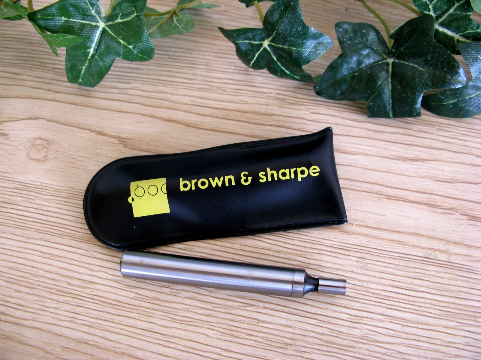 Tesa Brown & Sharpe Edge Finder, 3/8" x .200" End Type: Single - Brand New
