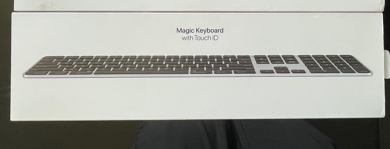 Dutch! Apple Magic Keyboard with Numeric Keypad - Black - MMMR3DK/A