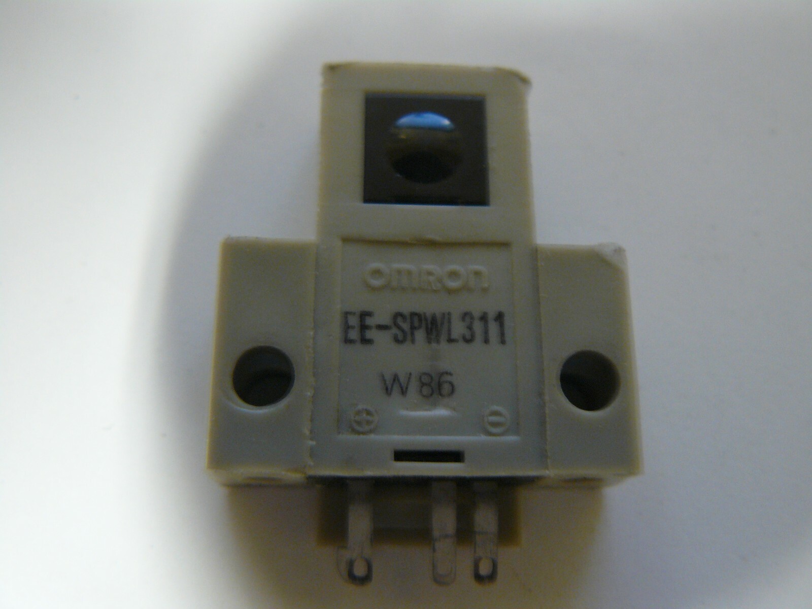 OMRON EE-SPWL311 PHOTOELECTRIC MICRO SENSORS