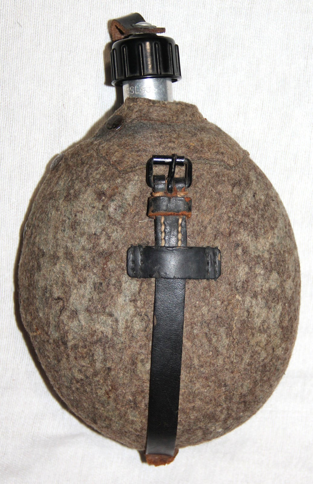 ORIGINAL WWII 1943 DATED GERMAN CANTEEN FOR PARTS OR REPAIR