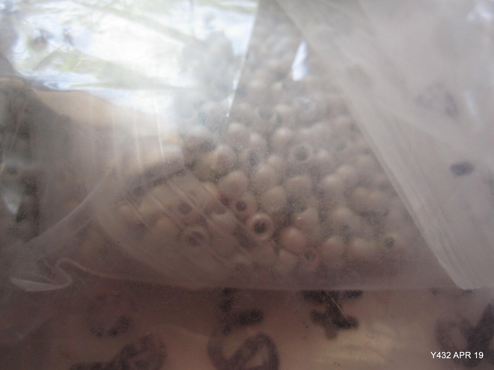 Bag of 3000 Small Round Pearl Beads for Fly Fishing, 3.2mm