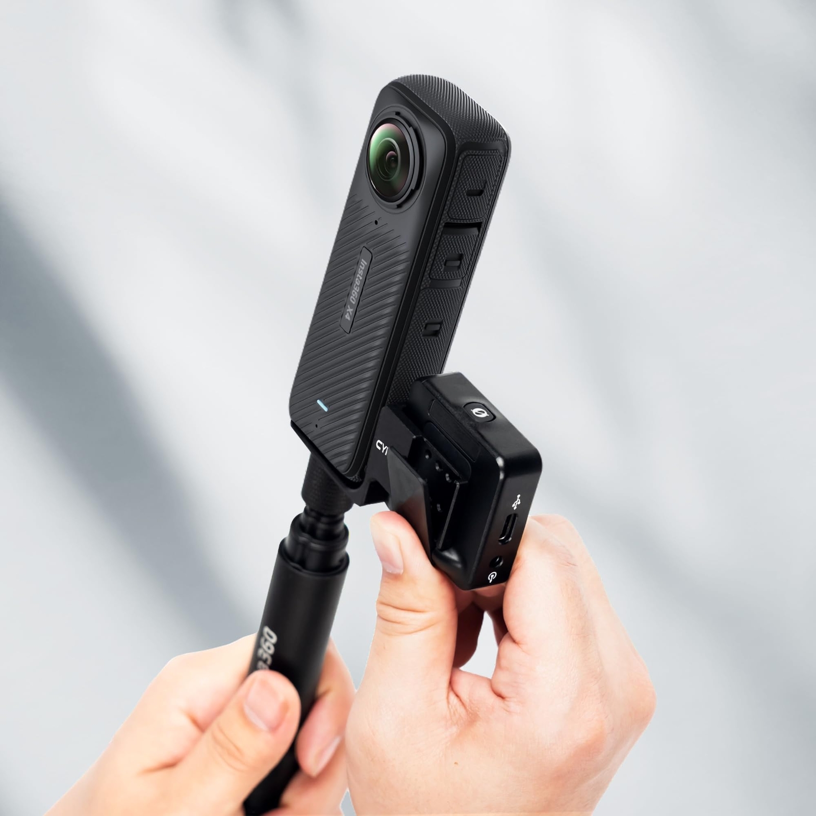Insta360 X4 Cold Shoe Mic Bracket for RODE Wireless GO with 3.5mm Cable