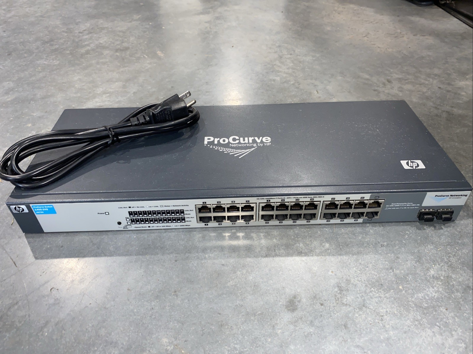 Hewlett Packard HP ProCurve 1400-24G Switch, J9078A