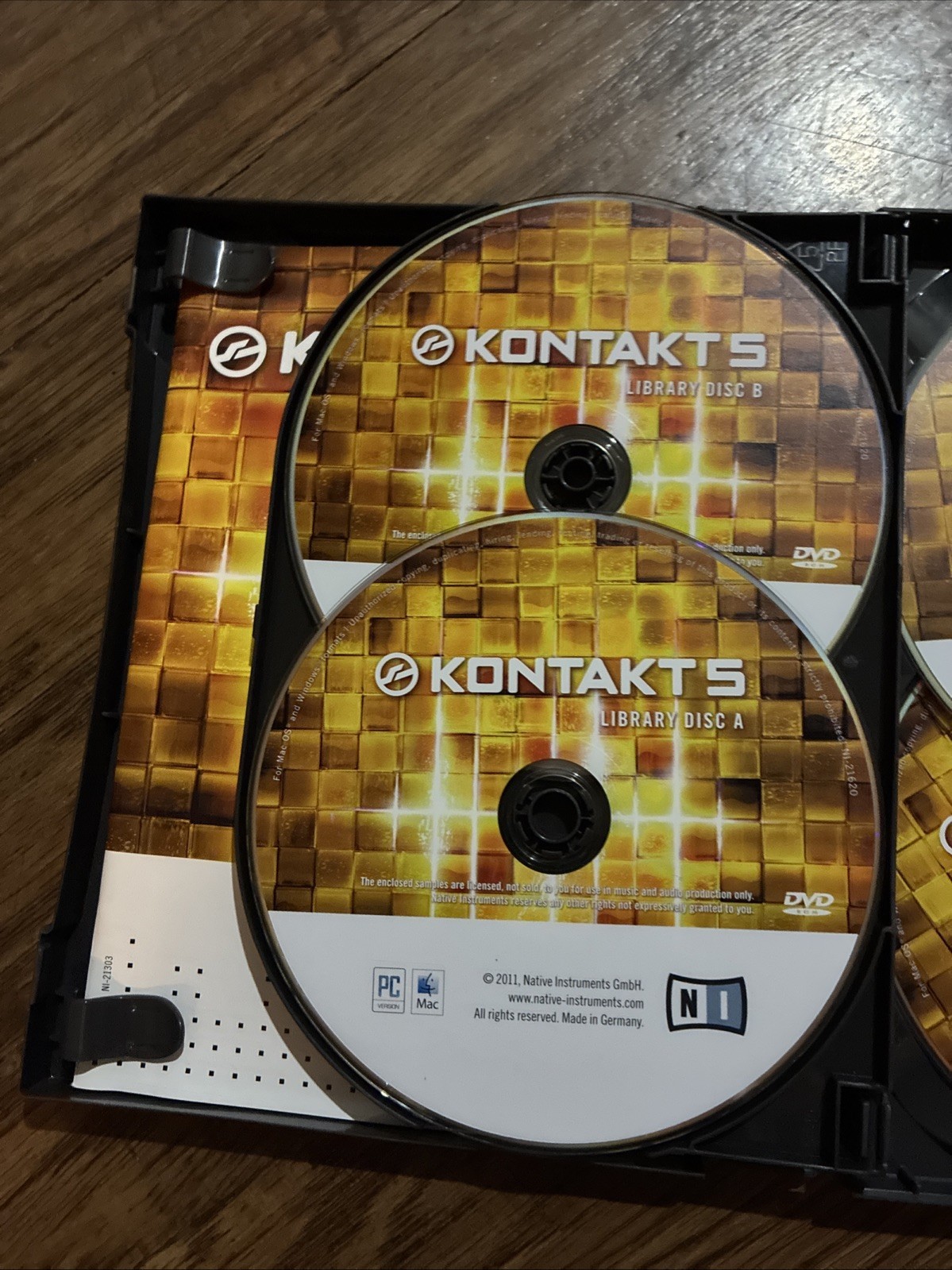 Native Instuments KONTAKT 5 Virtual Sampler/Sample Player 5 DVD Box Set